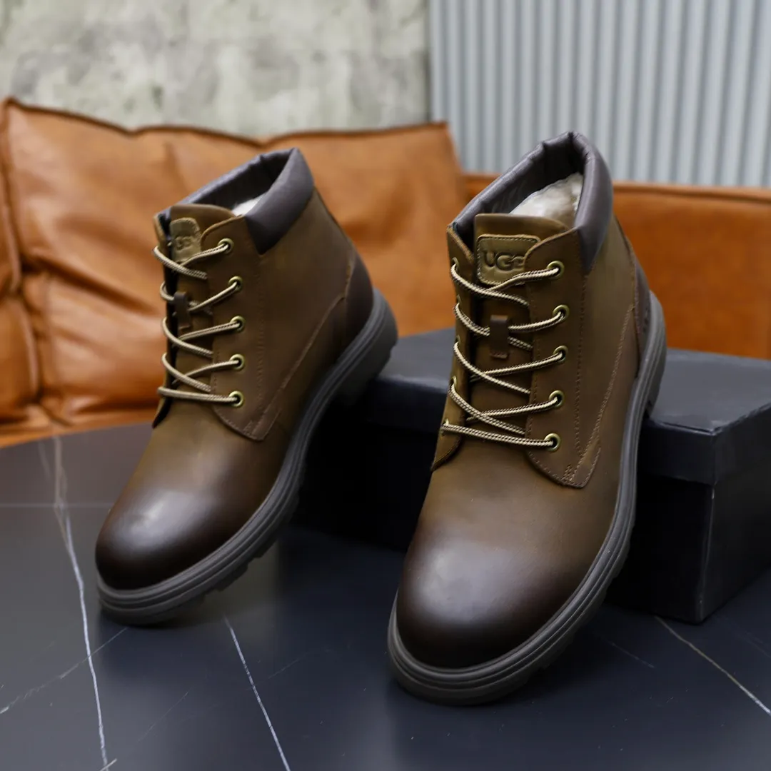 Ex-factory price: 640 thick wool imported from Australia Brand: UGG genuine purchasing agent Size: 39–44 Grade: Official website 1:1 Material: First-layer genuine leather waterproof and anti-freeze upper Real wool lining Original non-slip wear-resistant lightweight soft outsole Style category: Men's casual shoes Trendy style Comfortable on the feet Color: Real picture color
